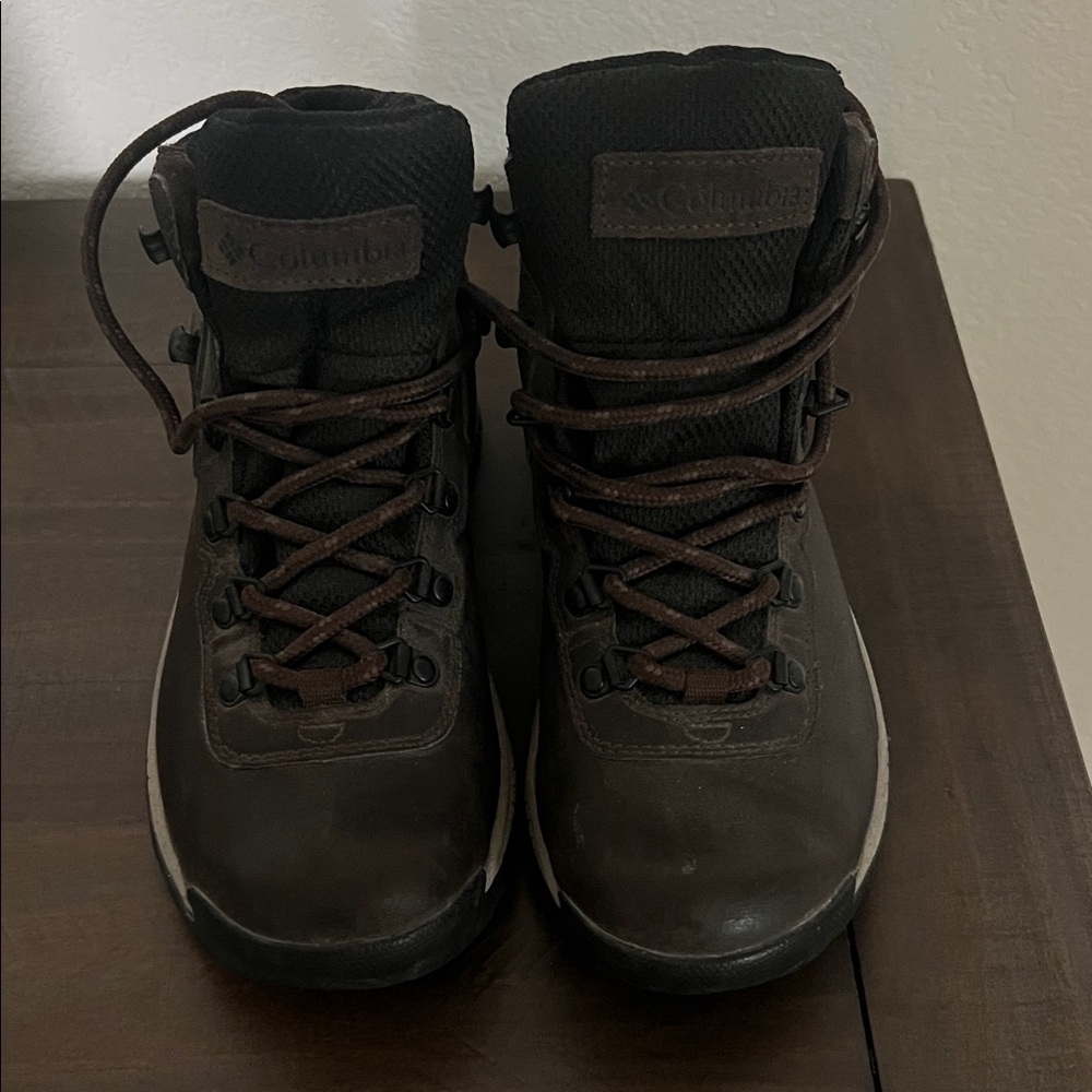 Columbia Women’s Dark Brown Outdoor Boots